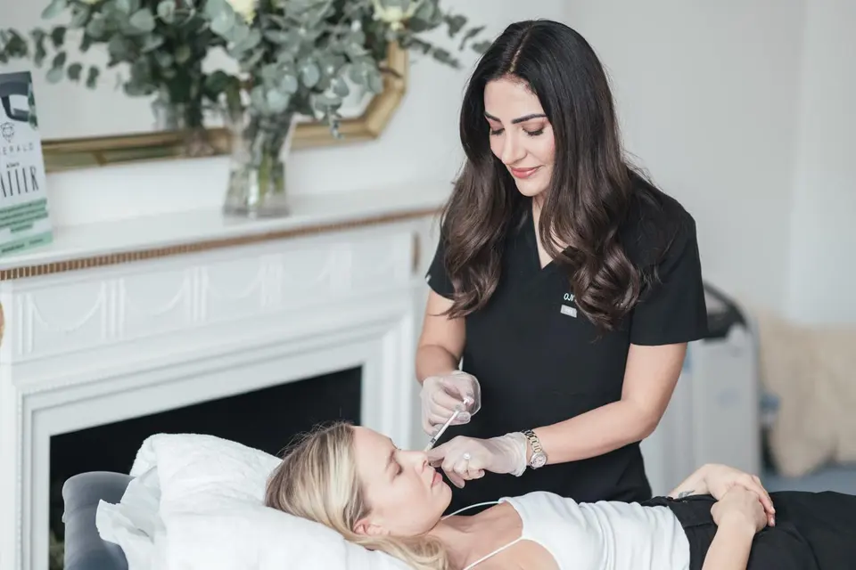 Dr Najia Shaikh performing a treatment at One Skin Clinic
